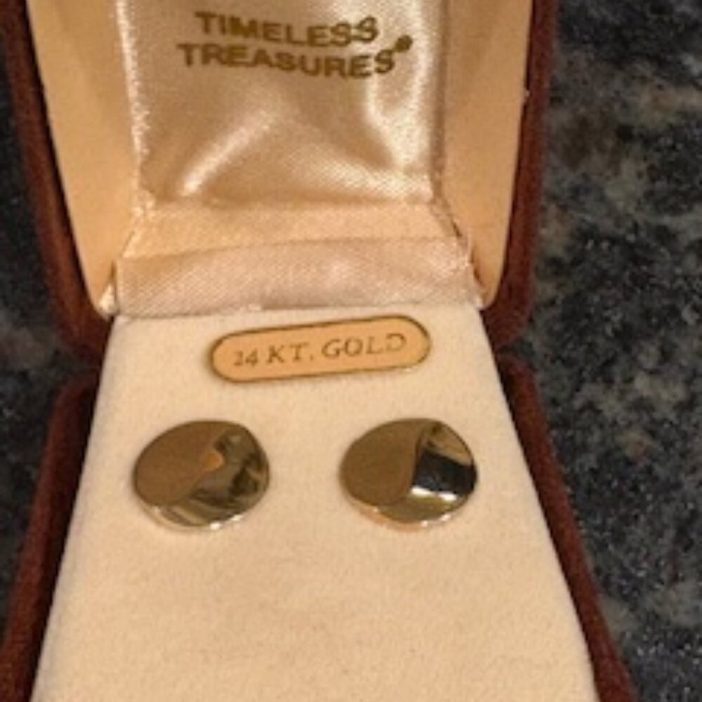 Contemporary 14K Gold pierced stud earrings -Matte & polished finished